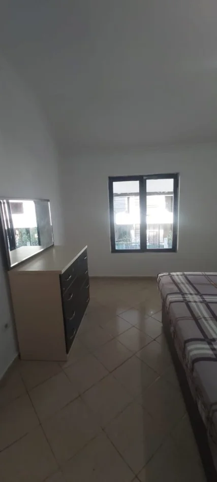 Tirane, affitto appartamento 1+1 Piano 1, 80 m² 350 € (Jordan Misja)