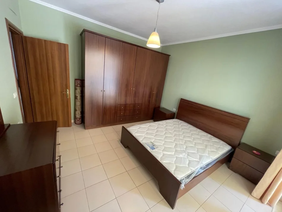 Tirane, 2+1 Apartment for Rent, Second Floor, 116 m², €700 (Zoo Garden)