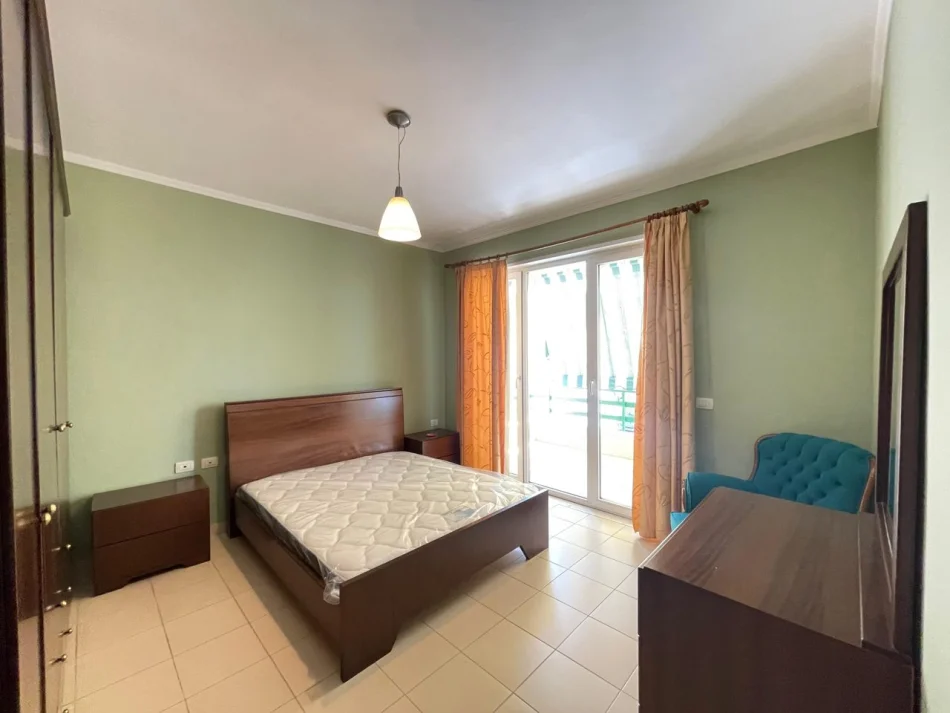 Tirane, 2+1 Apartment for Rent, Second Floor, 116 m², €700 (Zoo Garden)