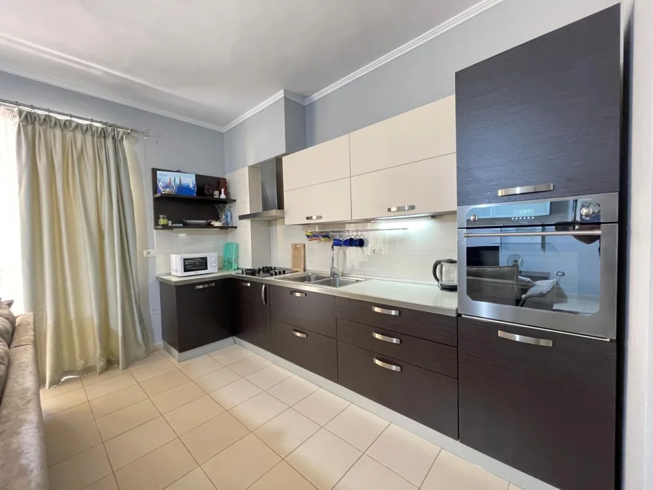 Tirane, 2+1 Apartment for Rent, Second Floor, 116 m², €700 (Zoo Garden)