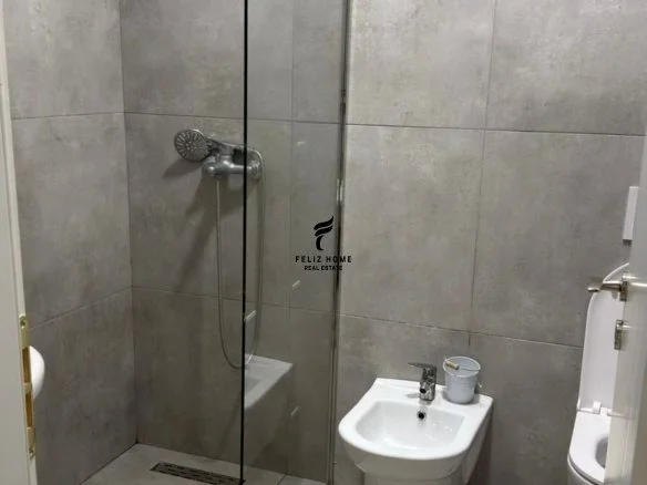 Tirane, affitto appartamento 2+1 Piano 3, 78 m² 700 € (5 MAGGIO)