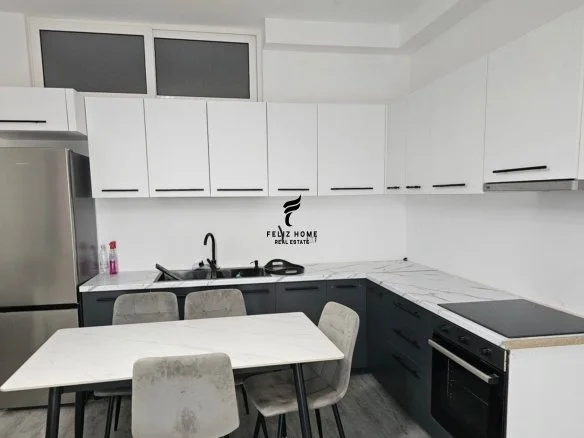 Tirane, affitto appartamento 2+1 Piano 3, 78 m² 700 € (5 MAGGIO)