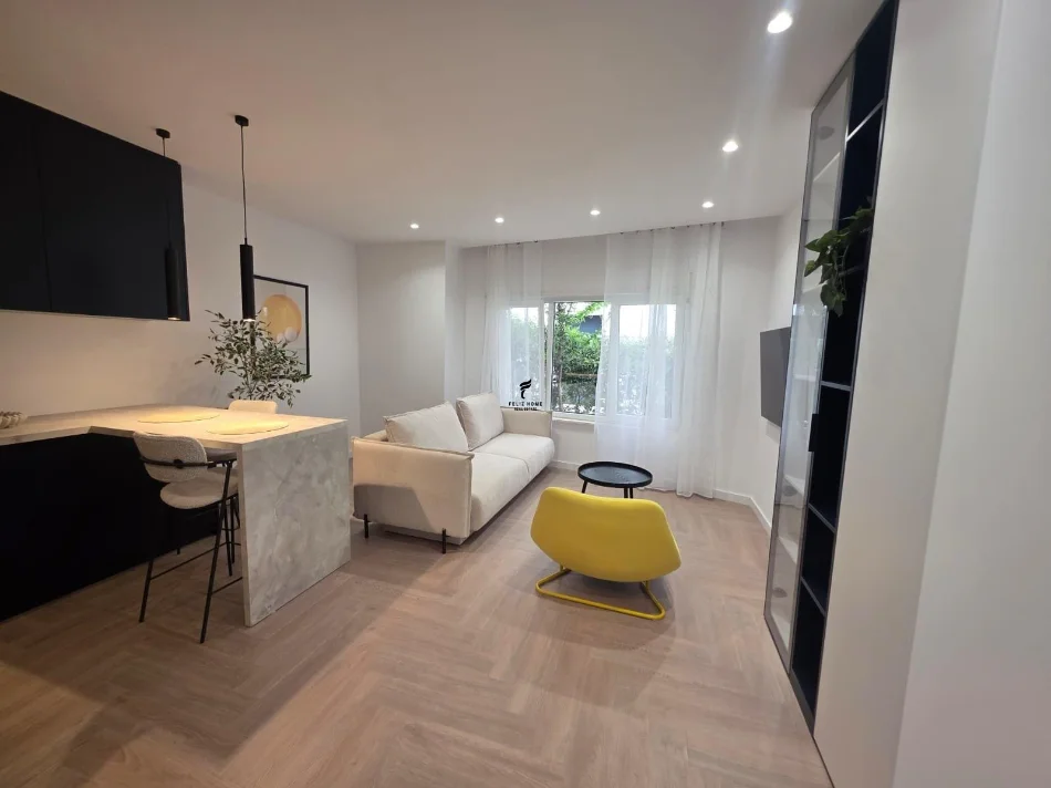 Tirana, affitto mensile appartamento 1+1 Piano 1, 75 m² 800 € (CODICE DELL'ANNUNCIO)
