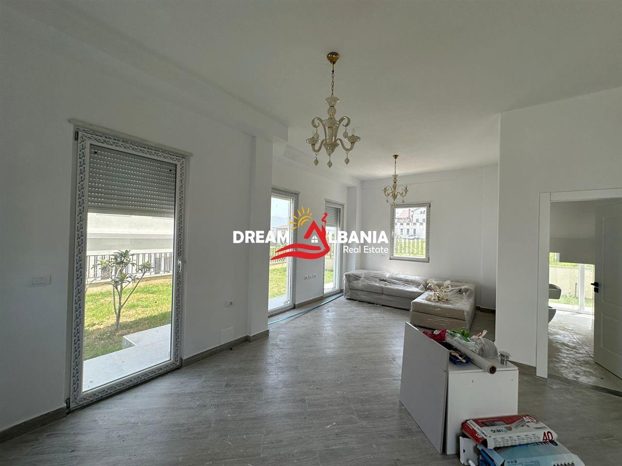 Jepet con affitto villa a 3 piani, presso Residenza “Vila Lule”