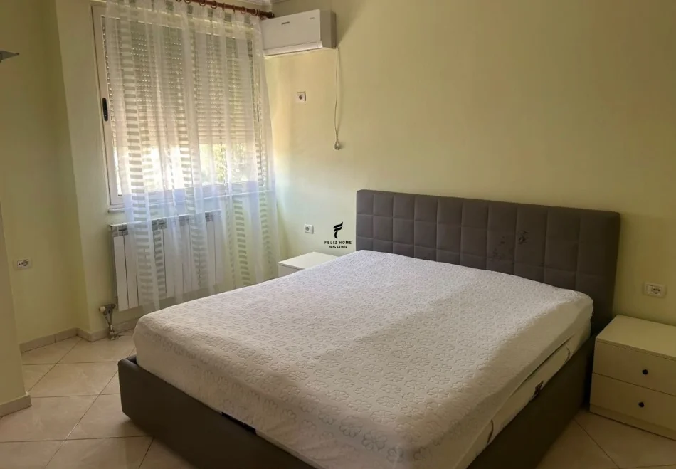 Tirane, affitto appartamento 2+1 Piano 4, 100 m² 600 € (21 DICEMBRE)