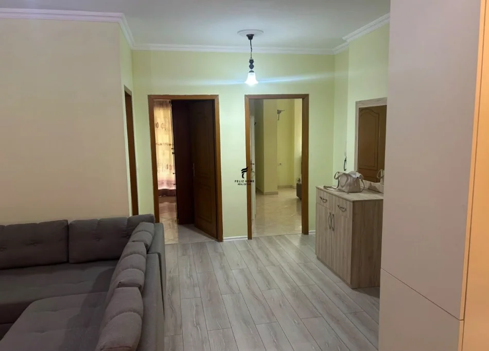 Tirane, affitto appartamento 2+1 Piano 4, 100 m² 600 € (21 DICEMBRE)