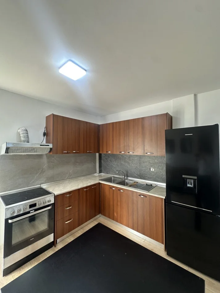 Tirana, Studio Apartment for Rent on 2nd Floor, 40 m², €350 (New Electric Market)