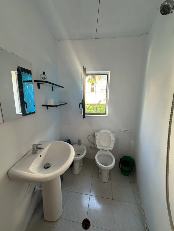 Tirana, Studio Apartment for Rent on 2nd Floor, 40 m², €350 (New Electric Market)