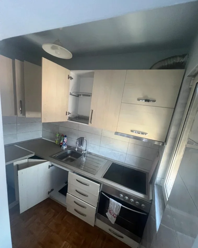 Tirane, apartment for rent 1+1, 5th Floor, 58 m², €400 (Near QSUT)