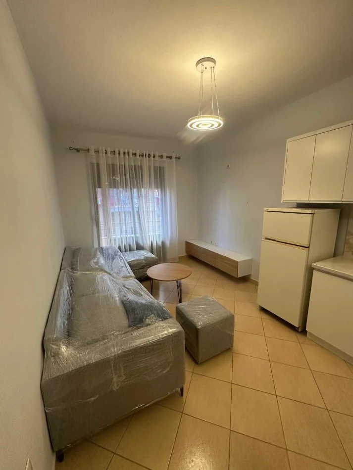 Tirana, affitto appartamento 2+1 Piano 3, 75 m² 450 € (ASTIR)