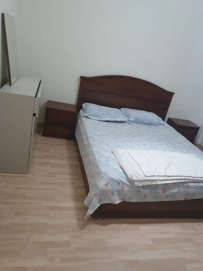 Tirane, jepet me qera apartament 1+1 Kati 1, 60 m² 450 € (Selitë)