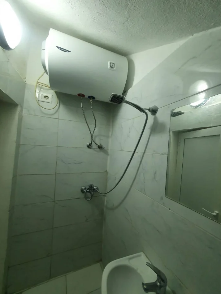 Tirane, jepet me qera apartament 1+1 Kati 1, 60 m² 450 € (Selitë)