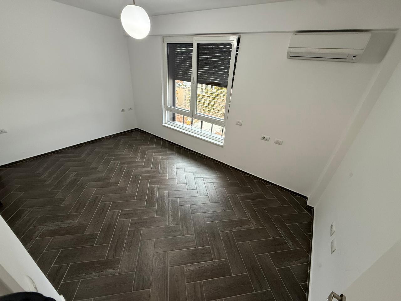 Apartment with Yard 64 m2 for Sale - Price 80,000 LEKE