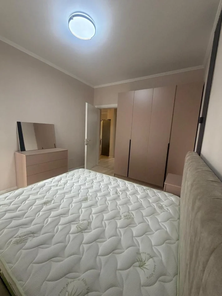 Tirana, Apartment 1+1 for Rent, 3rd Floor, 60 m², €600 (Emerald Center)