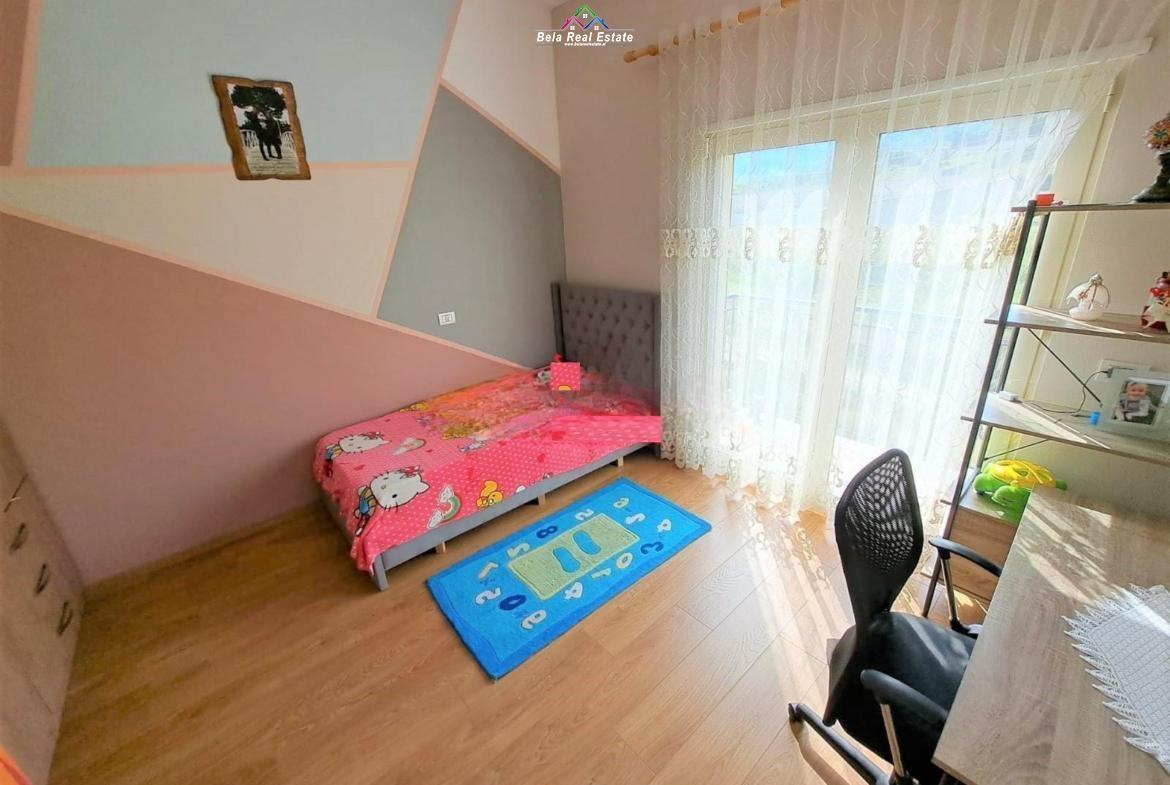 Vile con 3 piani a Mjull Bathore (ID BV2121) Tirana