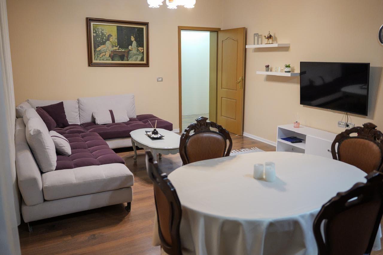Villa in affitto con terrazza 3+1 in Fusha e Aviacionit, (ID BV22109), Tirana