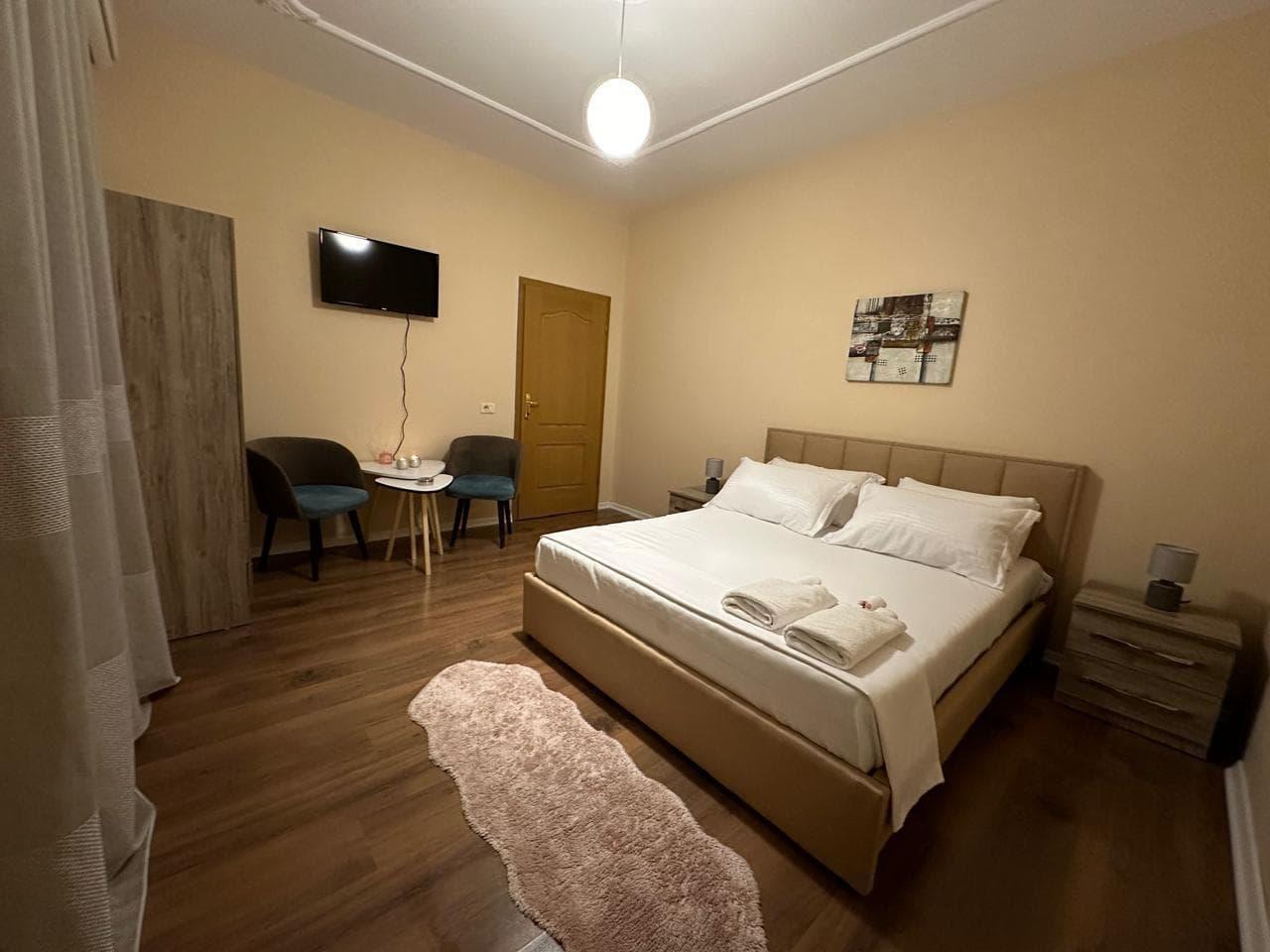 Villa in affitto con terrazza 3+1 in Fusha e Aviacionit, (ID BV22109), Tirana