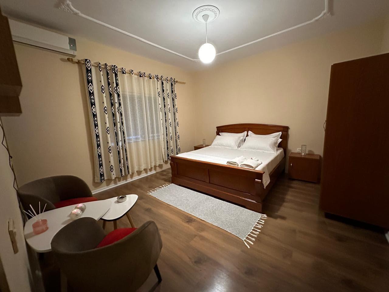 Villa in affitto con terrazza 3+1 in Fusha e Aviacionit, (ID BV22109), Tirana