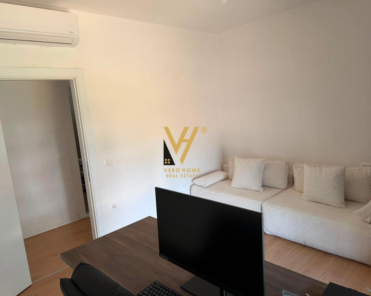 JEPET ZYRE 122 M2 ME QIRA TE BULEVARDI I RI 1.500 EURO