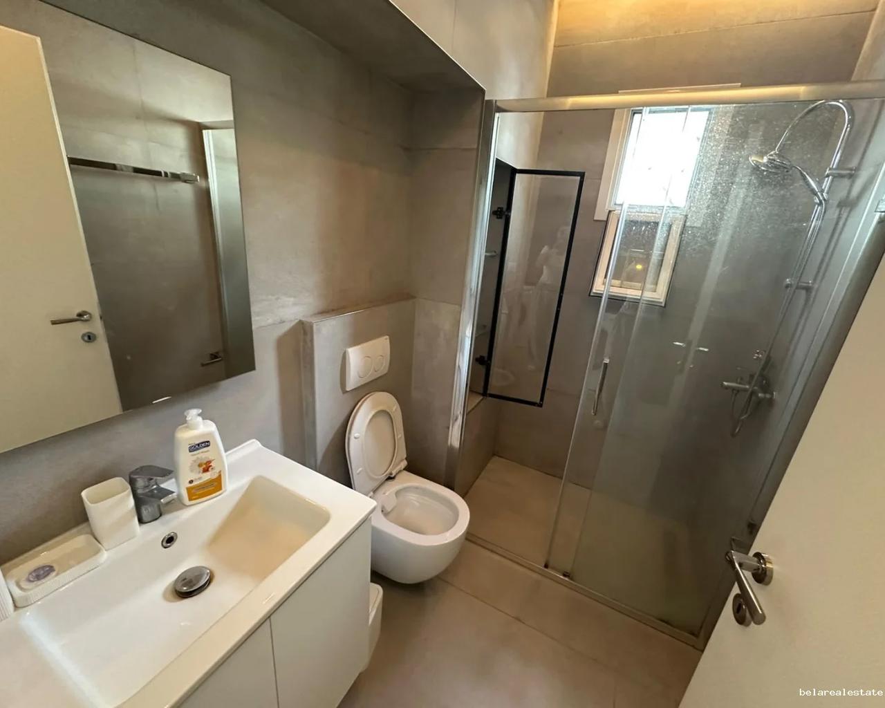 Villa con Piano 1+1 in 5 Maj (ID BV22649) Tirana