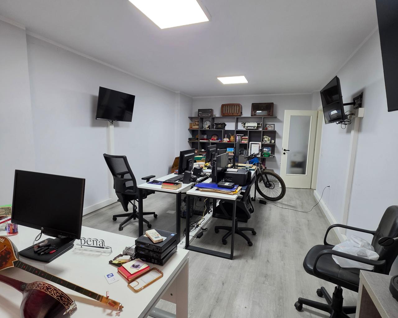 Ufficio: 110 m² Piano 1 Tecnico 📍Petro Nini - 1000€/mese