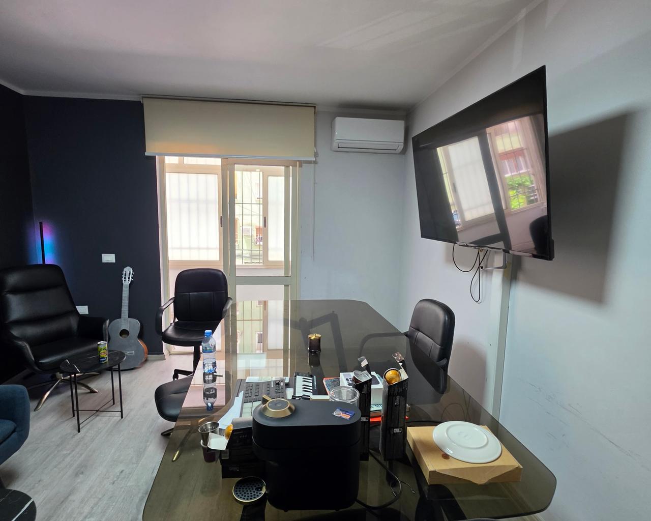 Ufficio: 110 m² Piano 1 Tecnico 📍Petro Nini - 1000€/mese