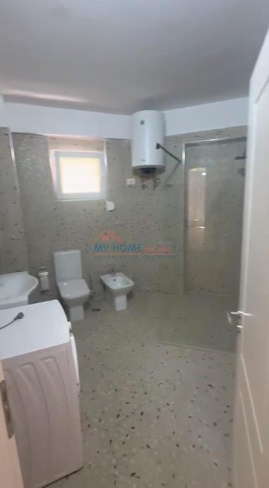 Zyre me qera tek Garda ne Tirane
