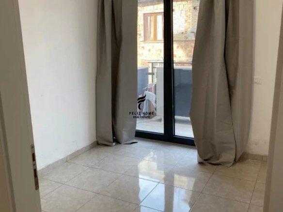 Apartment with 85 m2 Floor, New Market, 80,000 LEK FH-68375