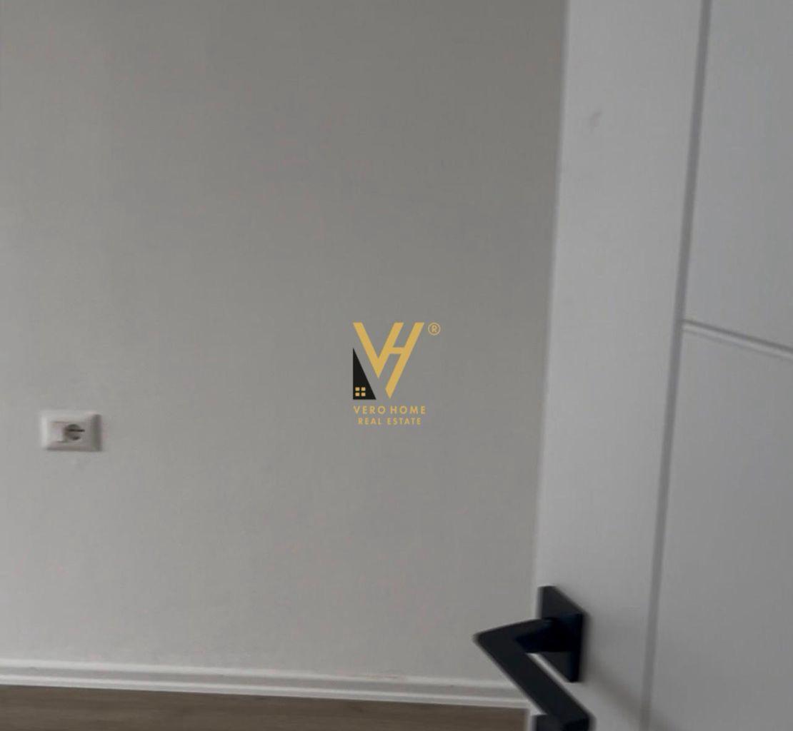 Affitto monolocale di 65 m² con balcone in via Riza Cerova a 450 euro