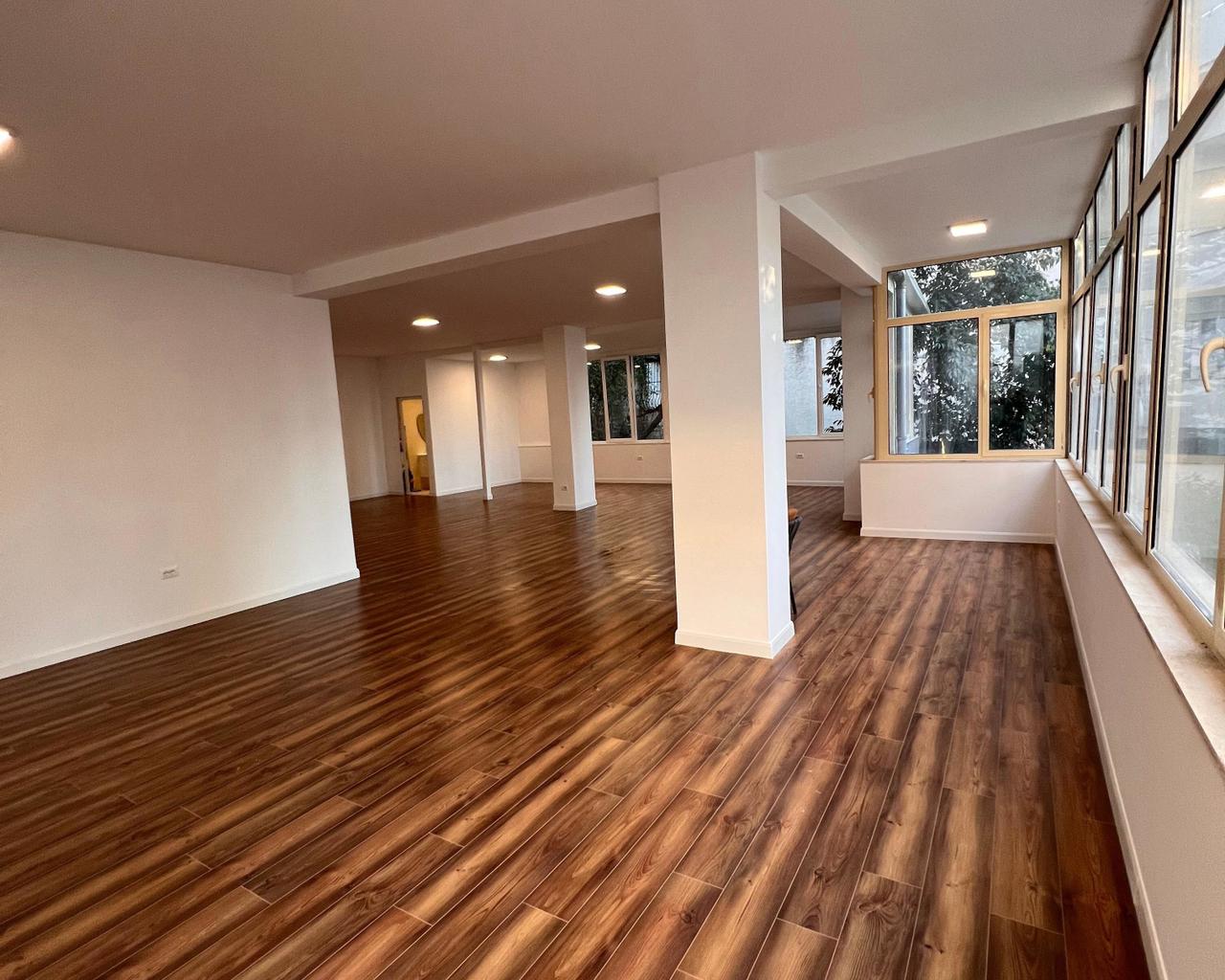 Ufficio in affitto presso Lago di Teca (ID BZ2989) Tirana