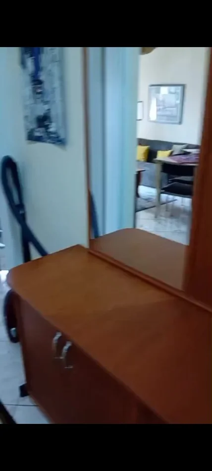 Tirane, jepet me qera apartament 1+1 Kati 2, 60 m² 500 € (Komuna e Parisit)