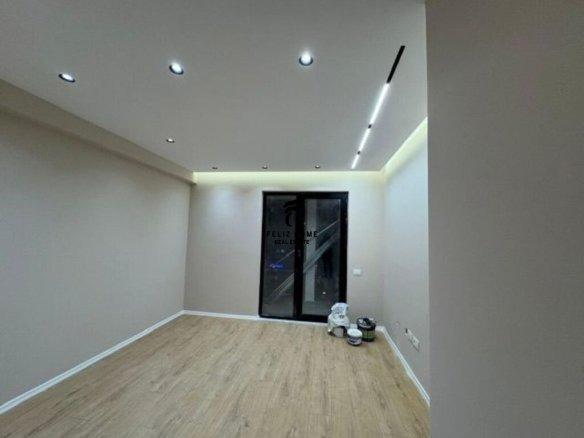 Zyra con stanza di 85 m2 nel quartiere di Parisi, 1.000 euro, FH-67235