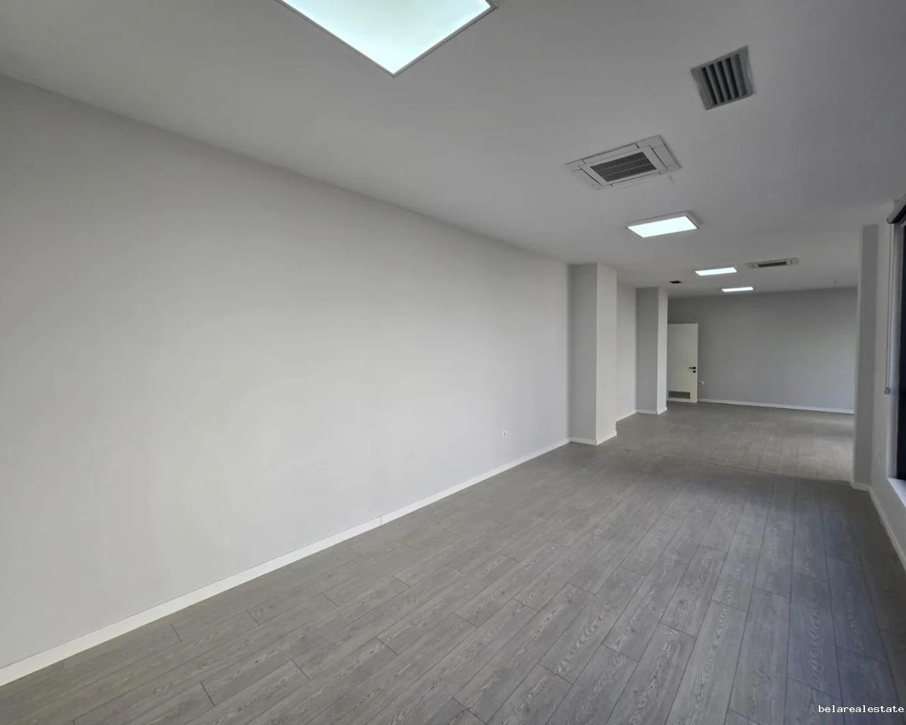 Ufficio in affitto vicino al Mercato (ID BZ21009) Tirana