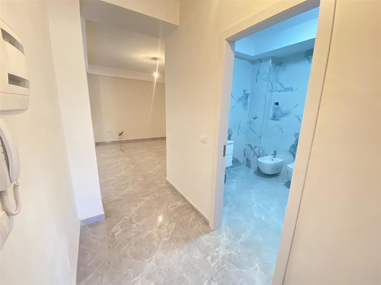Ufficio in affitto a Myslym Shyr (ID BZ21007) Tirana