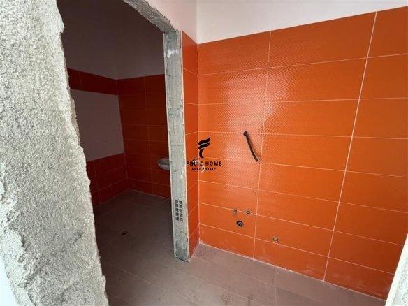 VENDESI NEGOZIO 68 M2 LOCALE SEMI-NUDO 145.000 EURO FH-68122