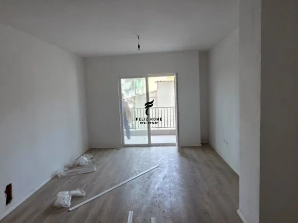 Tirane, vendesi appartamento 1+1 Piano 1, 73 m² 134.000 € (LAPRAKE)