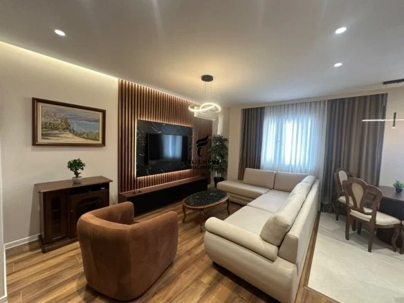 Tirane, vendesi appartamento 2+1 Piano 3, 110 m² 250.000 € (VIA MINE PEZA)