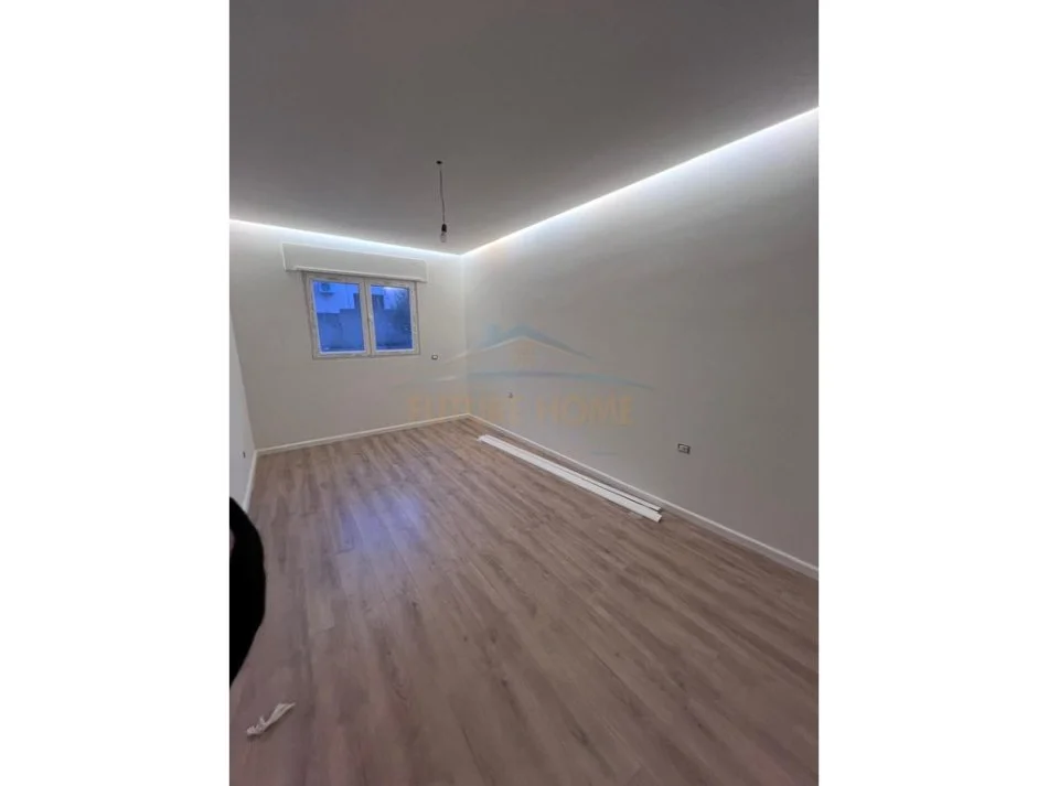 Tirane, Apartment for Sale 1+1 Ground Floor, 60 m² €119,000 (Materniteti i Ri)