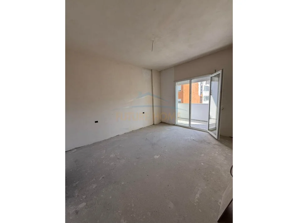 Tirana, For Sale 2+1+2 Apartment + Parking Spot, 5th Floor, 98 m², €275,000 (Red School)