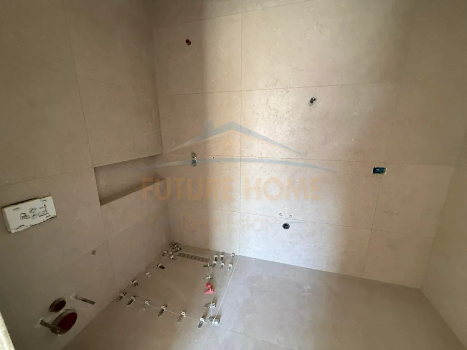 Tirana, For Sale 2+1+2 Apartment + Parking Spot, 5th Floor, 98 m², €275,000 (Red School)