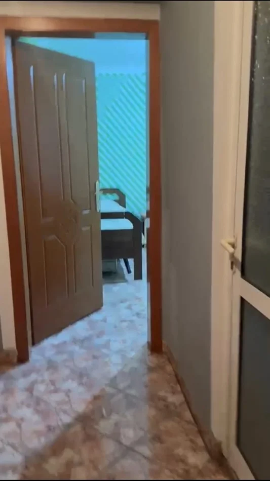 Tirane, jepet me qera apartament 1+1 Kati 4, 100 m² 450 € (Rruga e Durrësit)