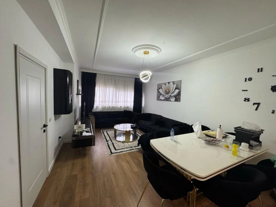 Tirane, vendesi appartamento 2+1 Piano 10, 90 m² 155.000 € (PORCELAN)