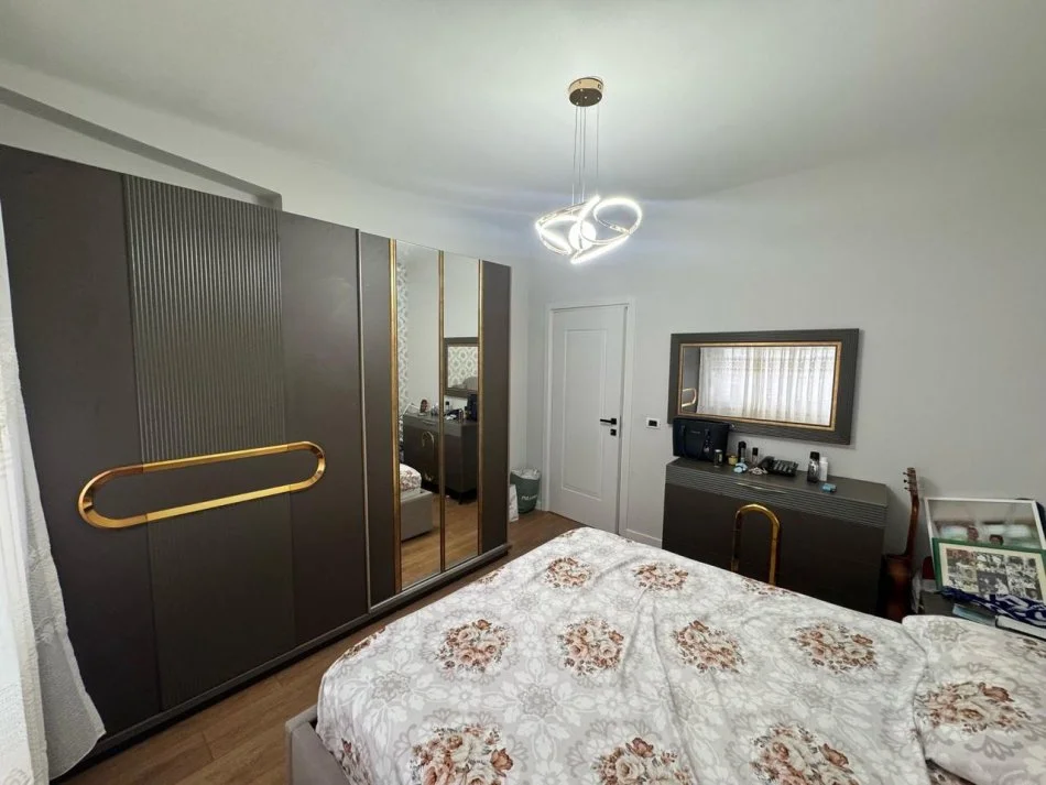 Tirane, vendesi appartamento 2+1 Piano 10, 90 m² 155.000 € (PORCELAN)
