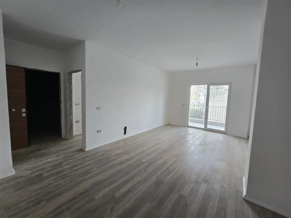Tirane, appartamento in vendita 1+1 Piano 1, 73 m² 130.000 € (LAPRAKE)