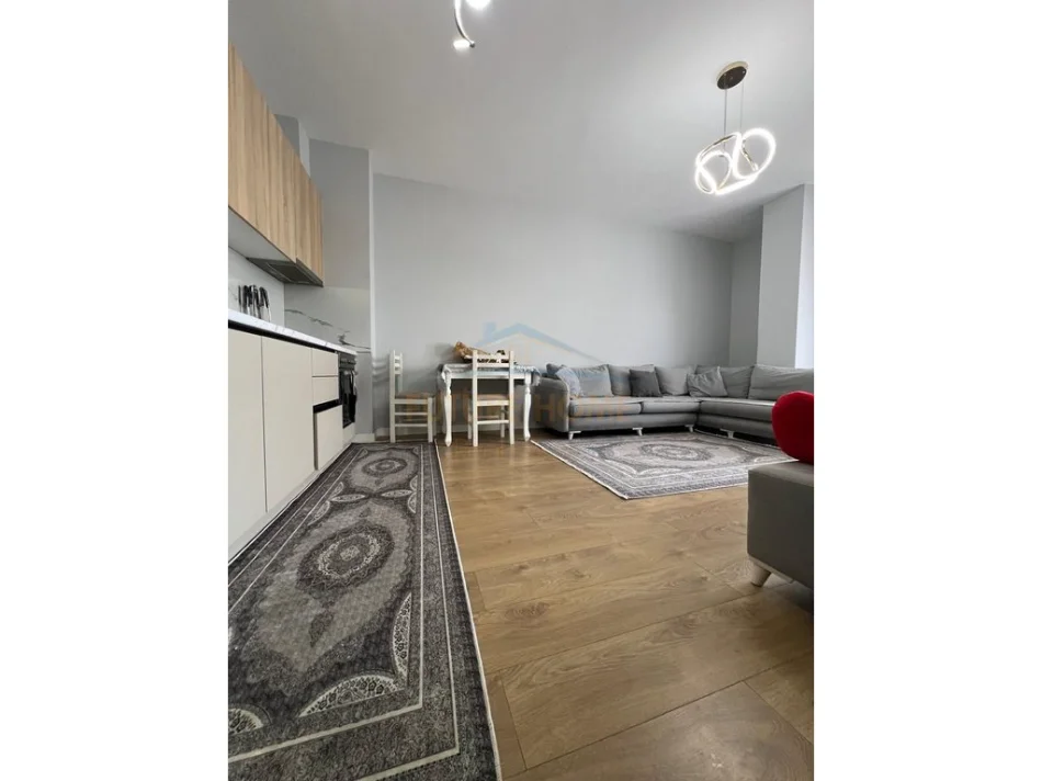 Tirana, For Sale 2+1 Apartment + Parking Spot, 6th Floor, 92 m² €174,800 (Rruga e Dibrës)
