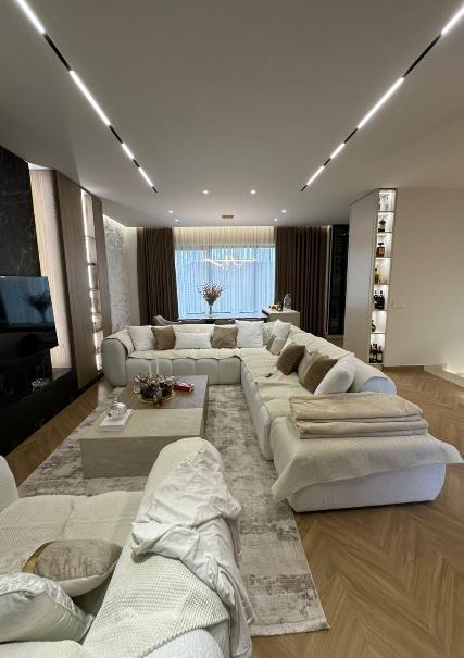 Vilè Residenziale in Affitto – Vile Roses, Farkë