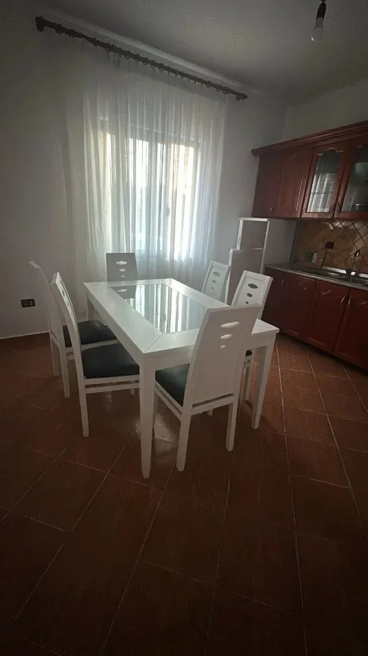 Tirana, 3+1 Apartment for Rent, First Floor, 130 m², €400 (Alias)