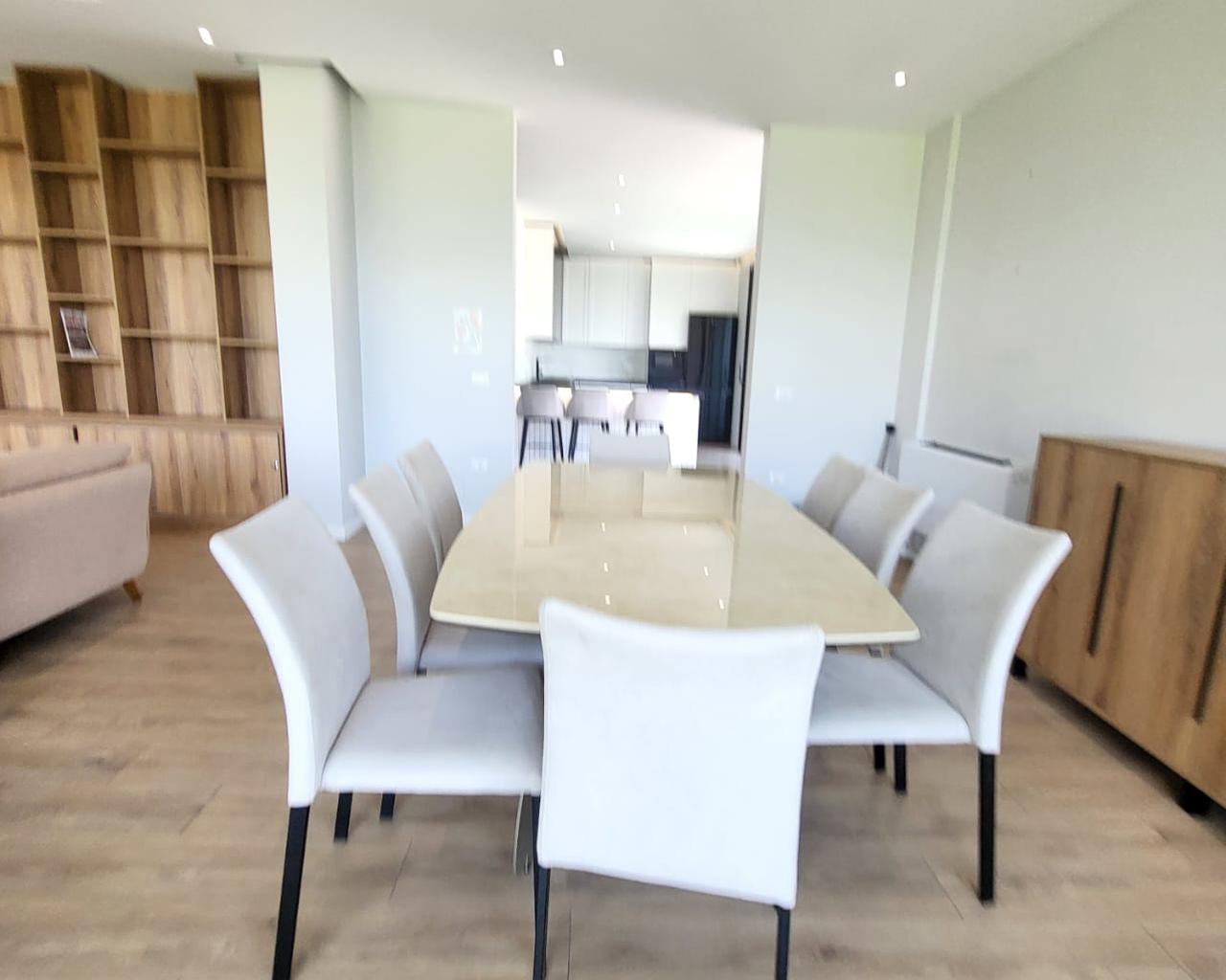 🏡 Affittasi villa di lusso vicino al Lago Secco