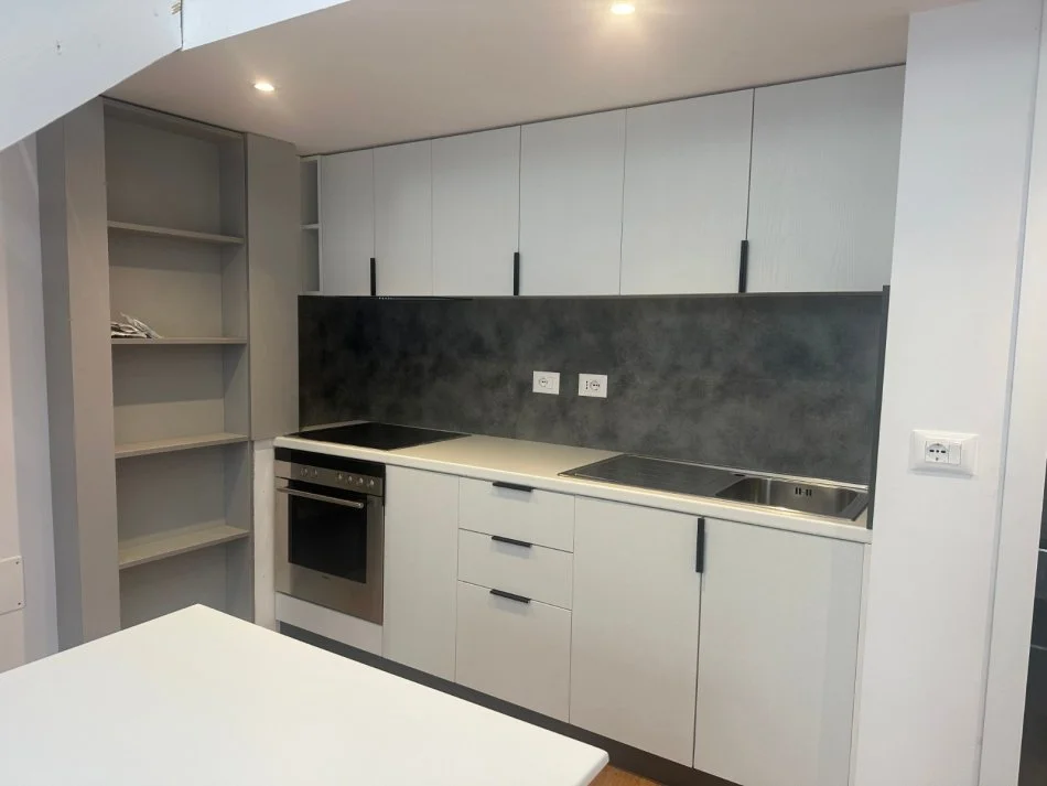 Tirane, shitet apartament duplex 2+1 Kati 1, 102 m² 140.000 € (QTU)