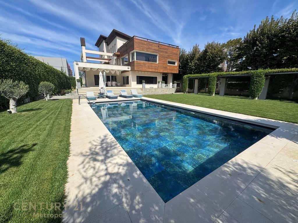 Detached Villa with Pool for Rent Near TEG